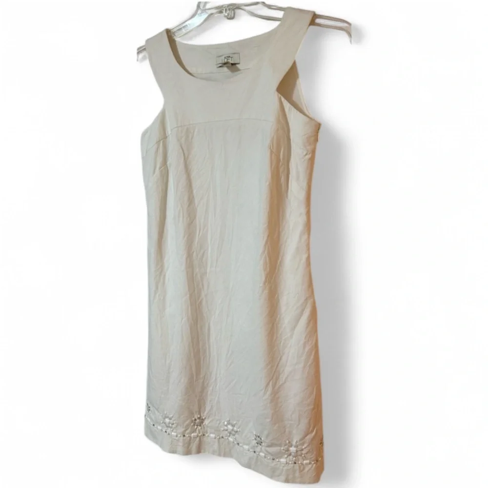 Ann Taylor LOFT White Sleeveless Sheath Dress - Beaded Floral Hem - Size 0 - Picture 2 of 8